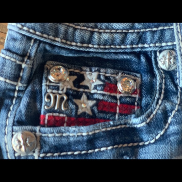 Miss Me Jeans Denim Shorts, jewel 💎 studs, lot of bling , soooo cute and hot 😉 - Picture 7 of 10